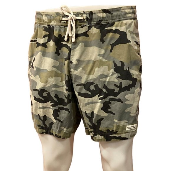 Modern Amusement Other - ⭐4 FOR $20⭐ Modern Amusement Men's Green Camo Swim Trunks - Size Medium